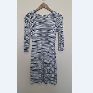 Banana Republic Black/White Rayon Dress Petite 00P